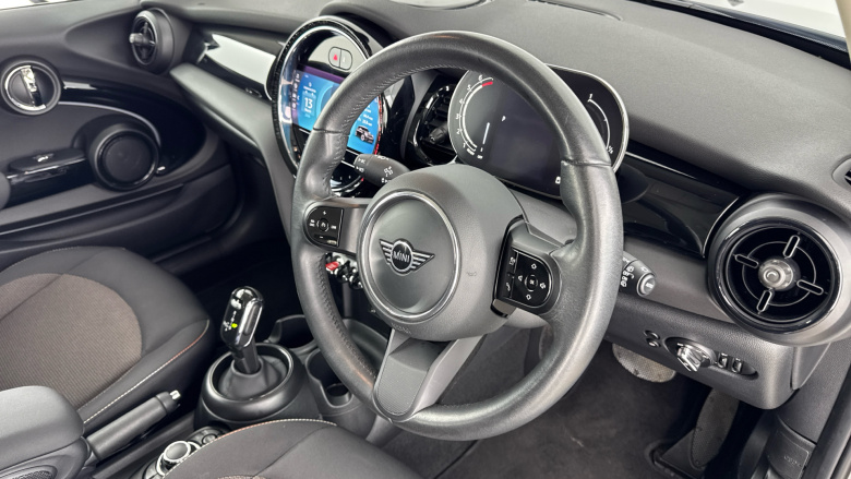 MINI Hatchback 1.5 Cooper Classic 3dr Auto Petrol Hatchback